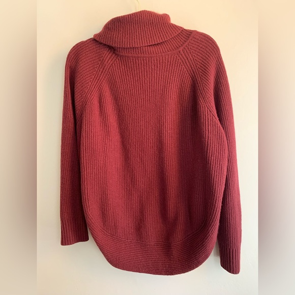 Universal Standard Burgundy Red Round Hem Turtleneck Wool Sweater M - Picture 3 of 4